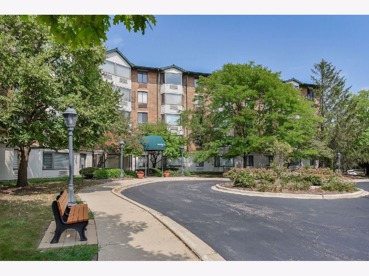 Condominiums Sold Greenbriar Place Glen Ellyn Illinois, 470 Fawell