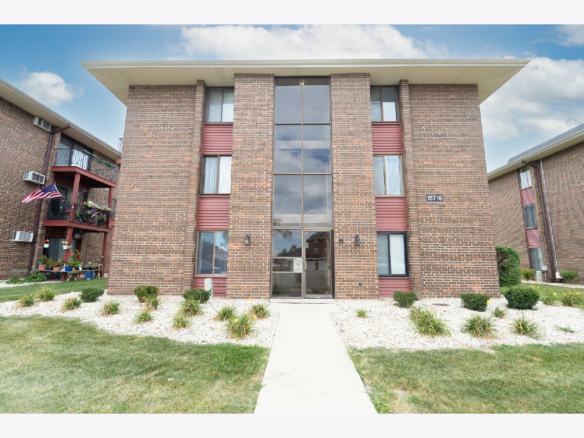 Condominiums Sold Oak Terrace Oak Forest Illinois, 15716 Terrace