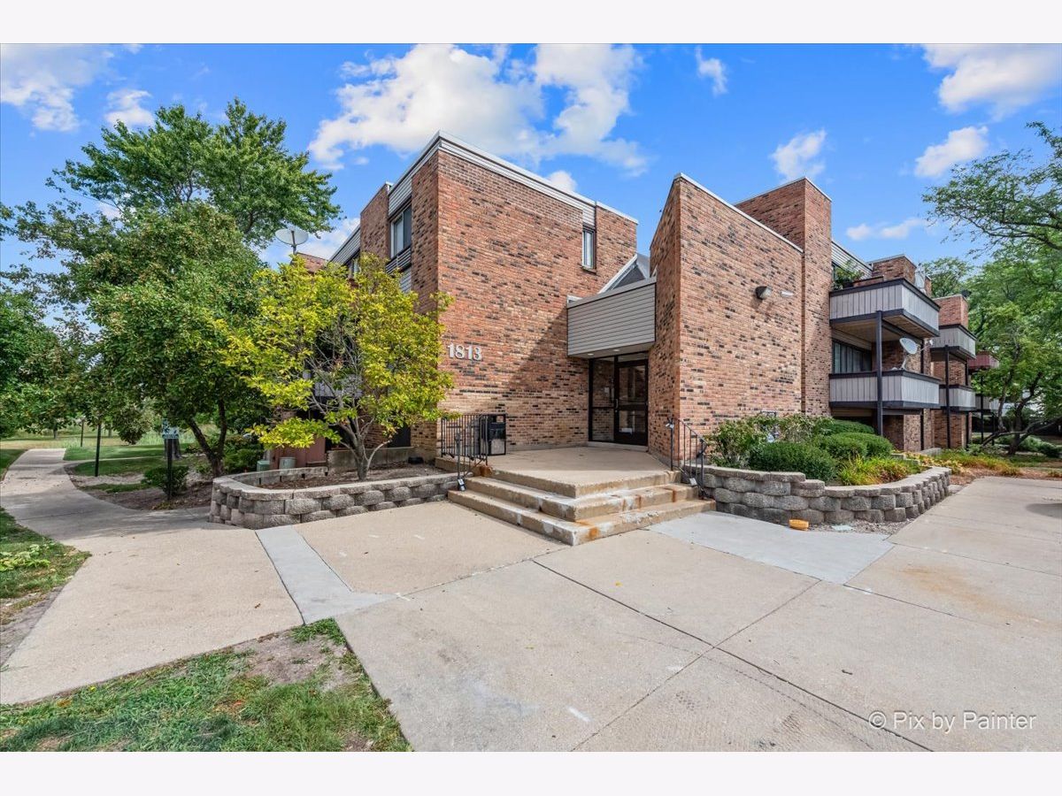 Condominiums Sold Lakeside At Walden Schaumburg Illinois, 1813 Hemlock