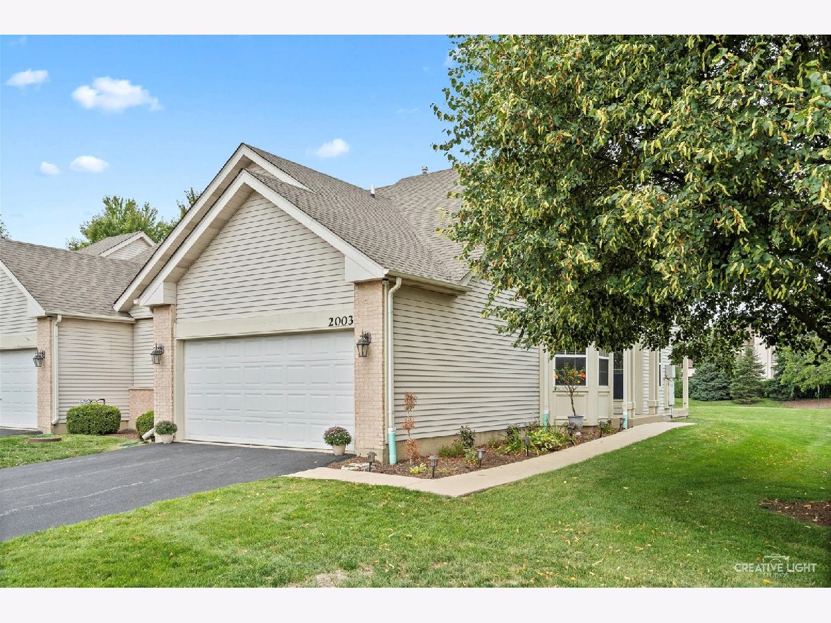 Townhomes & Condos Sold Heartlands Naperville Illinois, 2003 Tamahawk