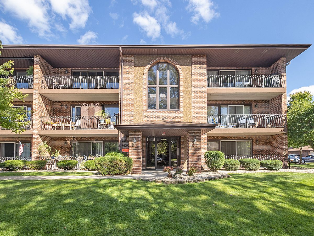 Condominiums Sold Heritage Creek Palos Hills Illinois, 11003 Stony Creek