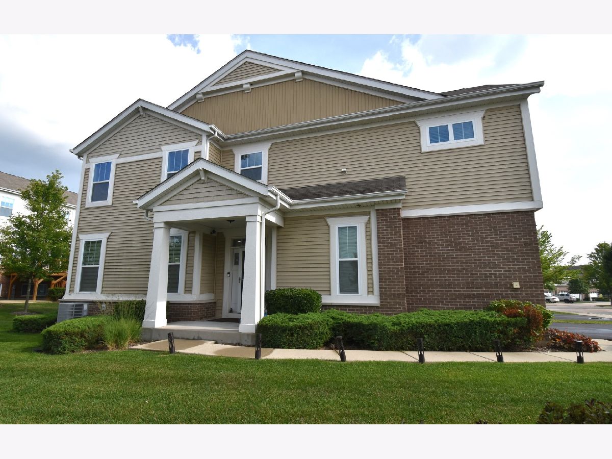 Townhomes Rented Lexington Hills Palatine Illinois, 42 Moseley