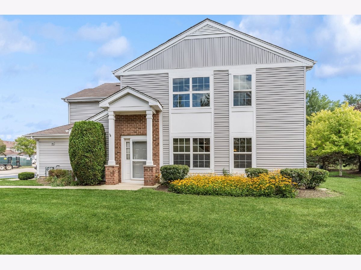 Townhomes & Homes Rented Rockwell Place Lakemoor Illinois, 28121 Sonoma