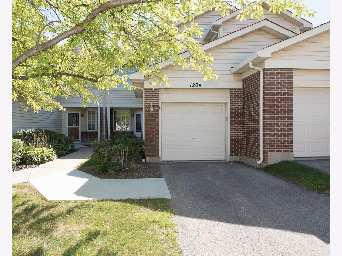 Townhomes & Condos & Homes Rented Parkside On The Green Palatine Illinois, 1204 Parkside