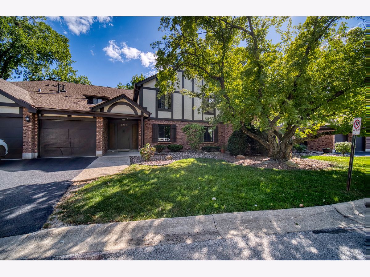 Condominiums Rented The Timbers Palos Hills Illinois, 8235 Poplar