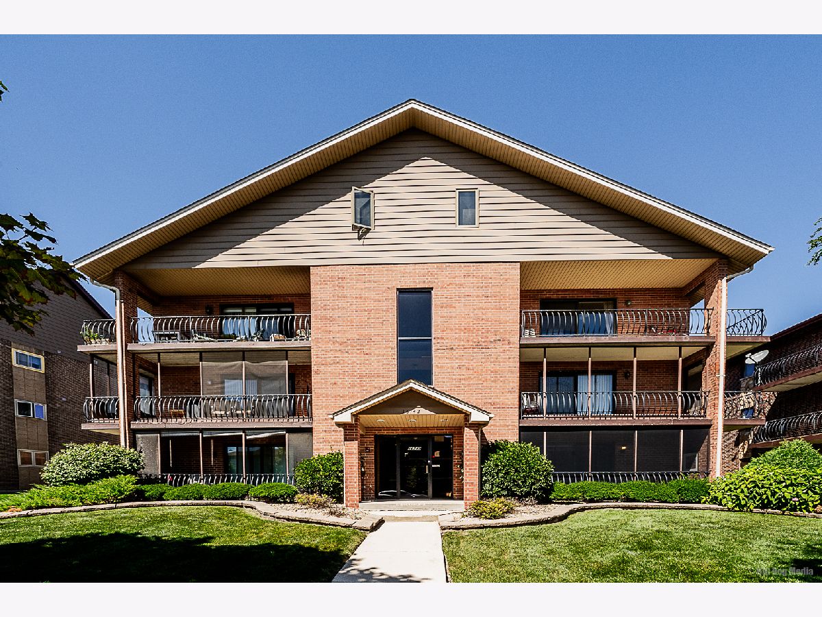 Condos & Townhomes Sold Lakeview Condos Tinley Park Illinois, 16742 Paxton