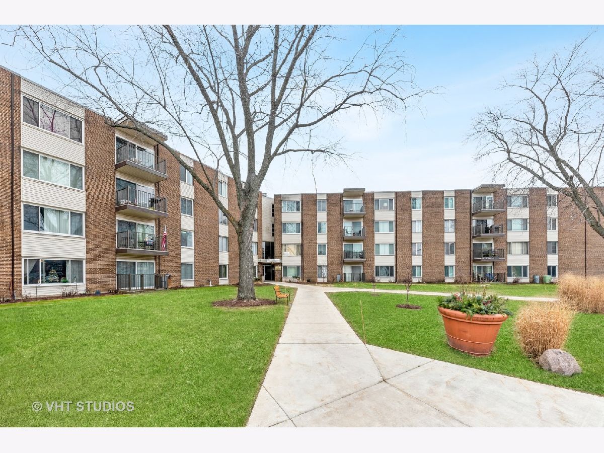 Condominiums Rented Park Towne Palatine Illinois, 140 Wood