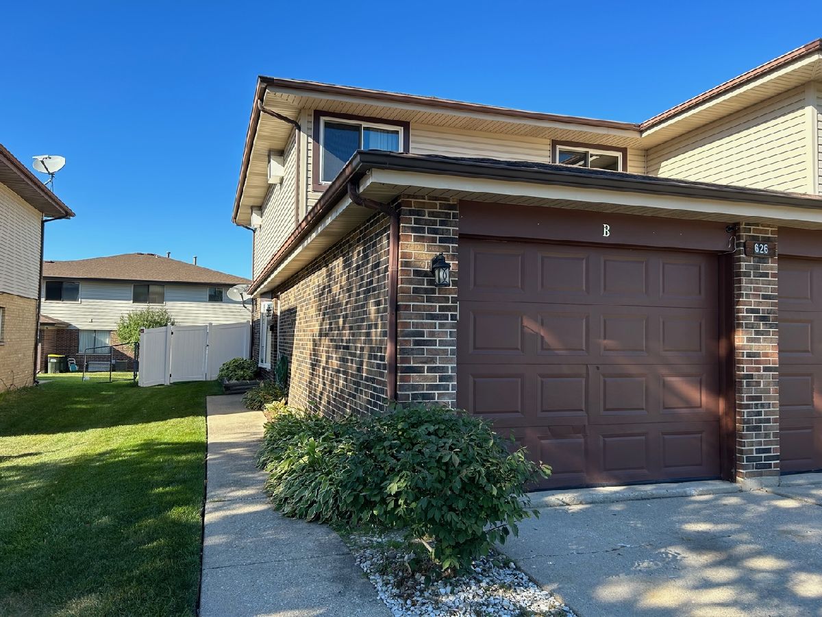 Condos & Townhomes Rented Parkview Estates Roselle Illinois, 626 Terry