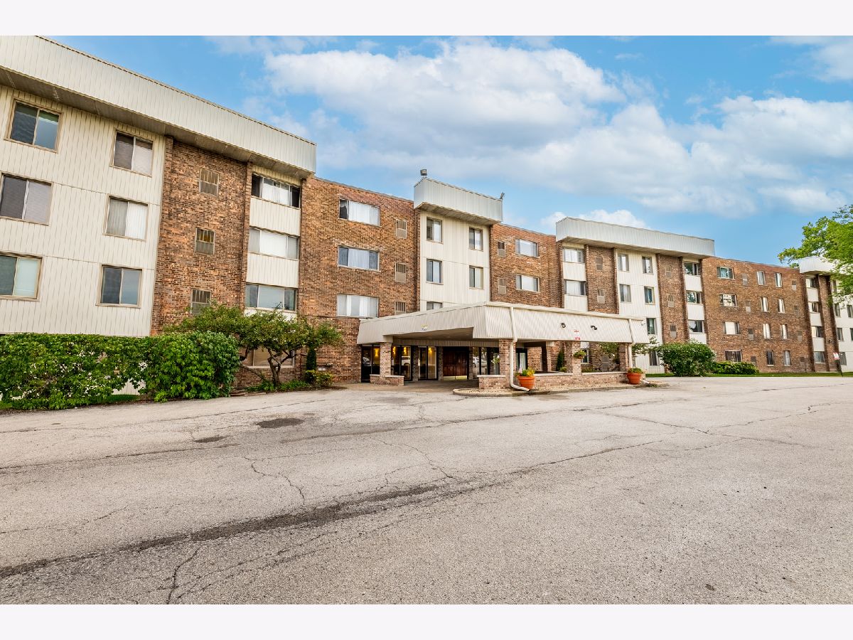 Condominiums Sold York Meadows Elmhurst Illinois, 841 York