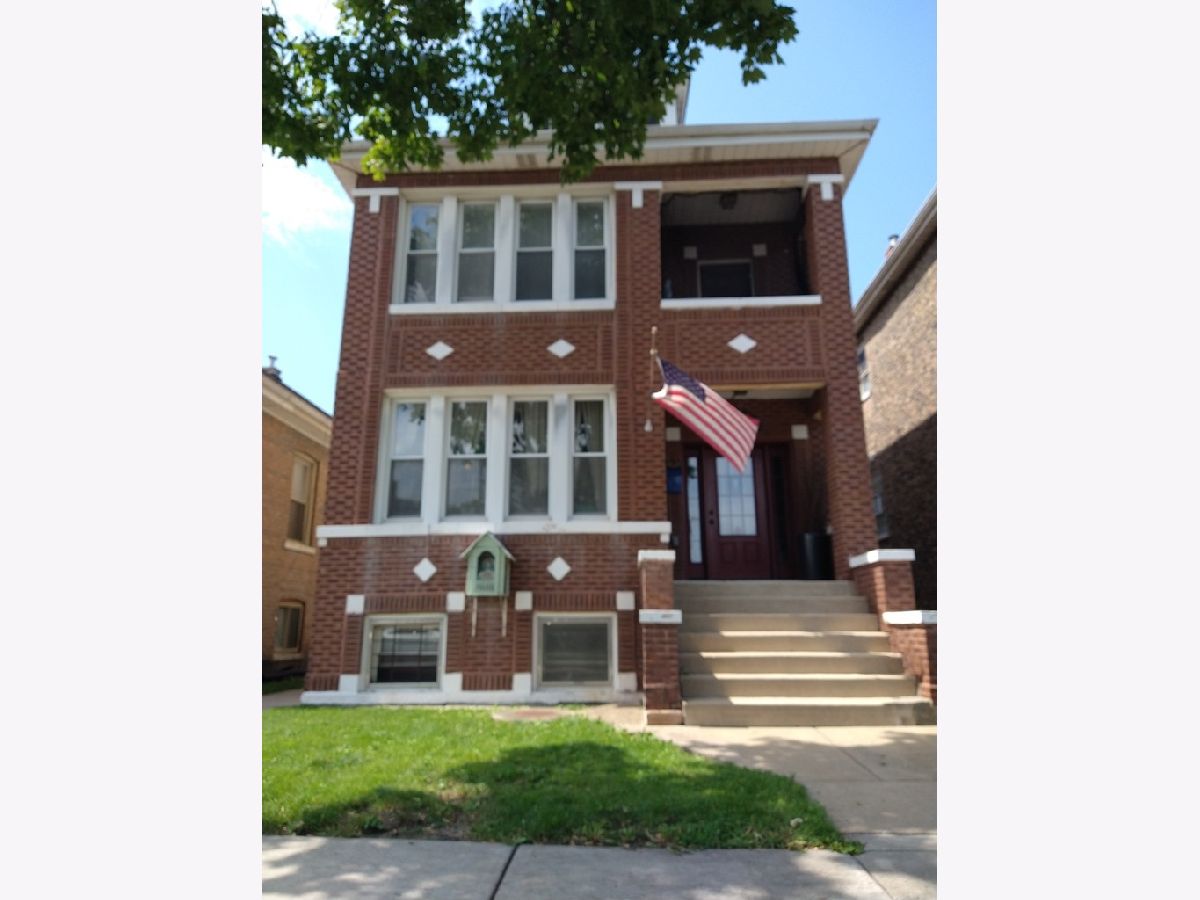 Rented Chicago Illinois, 4824 Avers