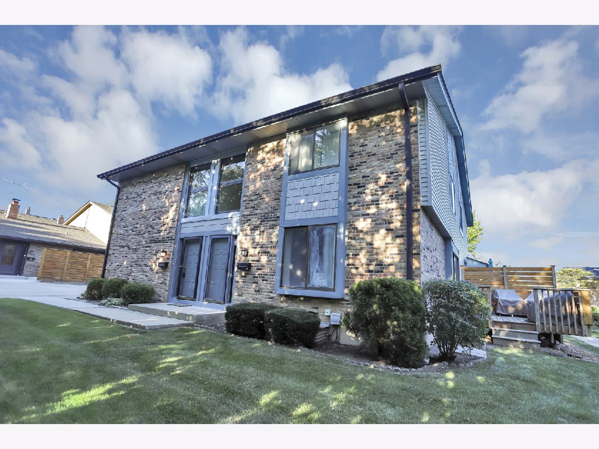Condos & Townhomes Sold Portsmouth Darien Illinois, 8322 Portsmouth
