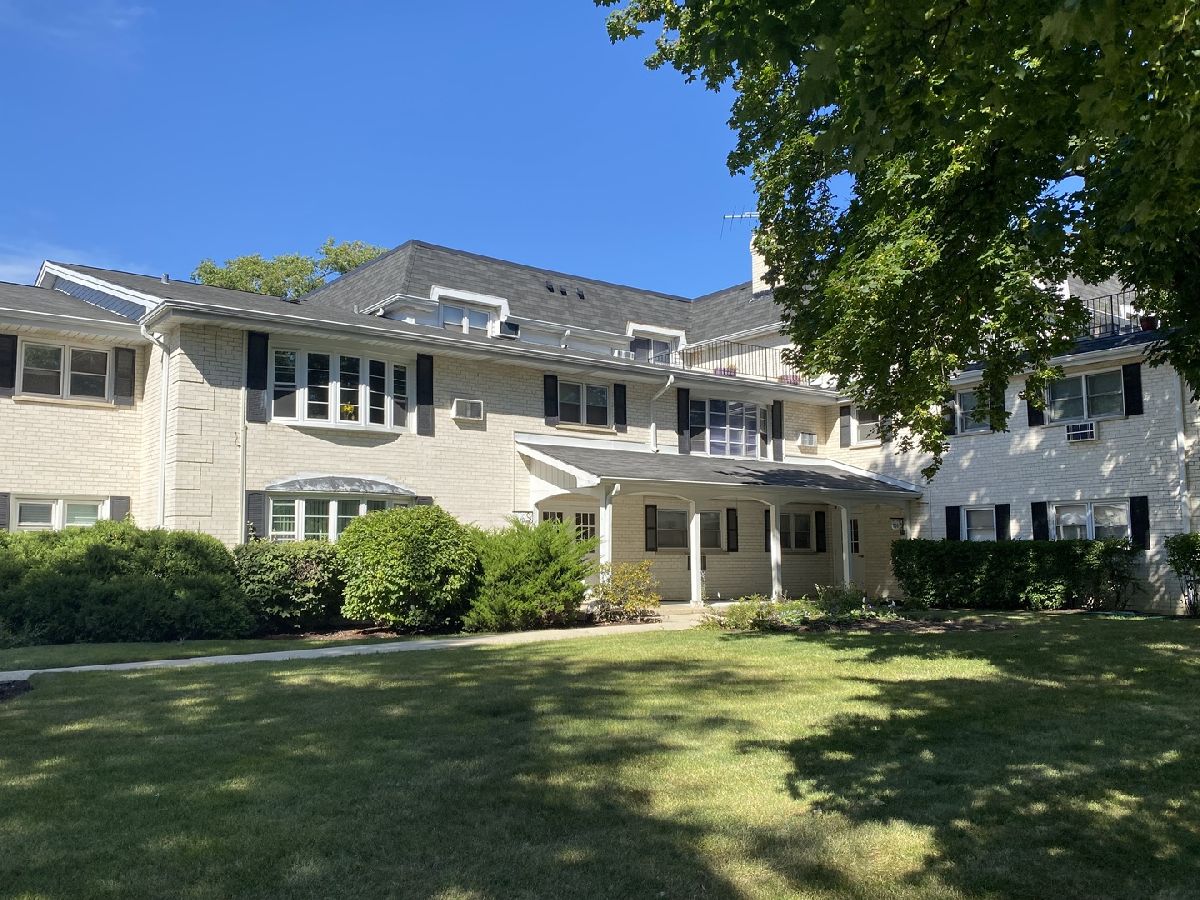 Condominiums Rented Hampton Courts Arlington Heights Illinois, 510 Eastman