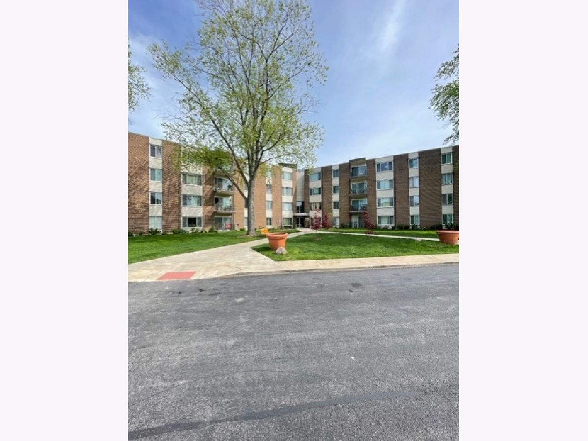 Condominiums Sold Park Towne Palatine Illinois, 140 Wood
