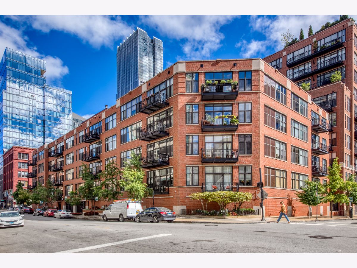 Condominiums Rented Union Square Lofts Chicago Illinois, 333 Hubbard
