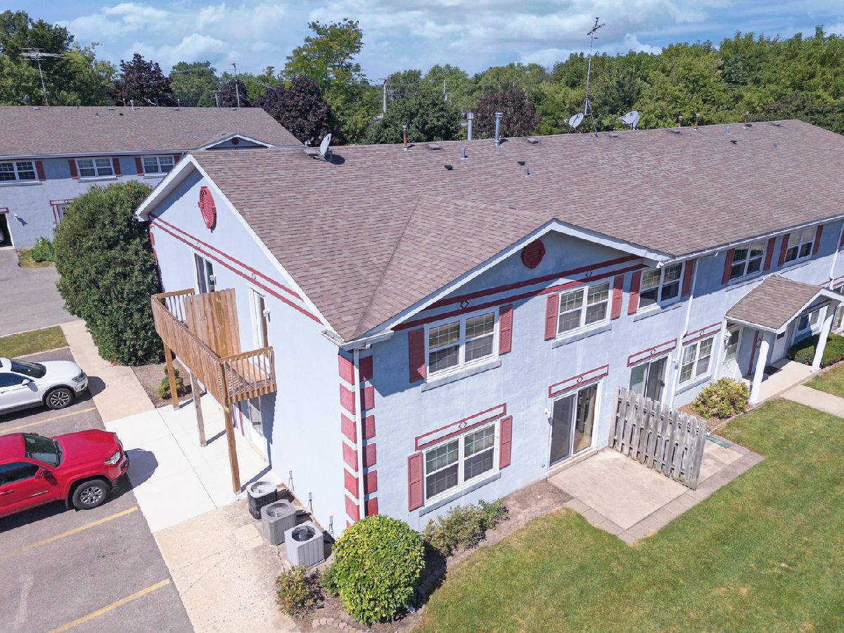 Condos & Townhomes & Homes Sold Greenwood Place Woodstock Illinois, 1163 Greenwood