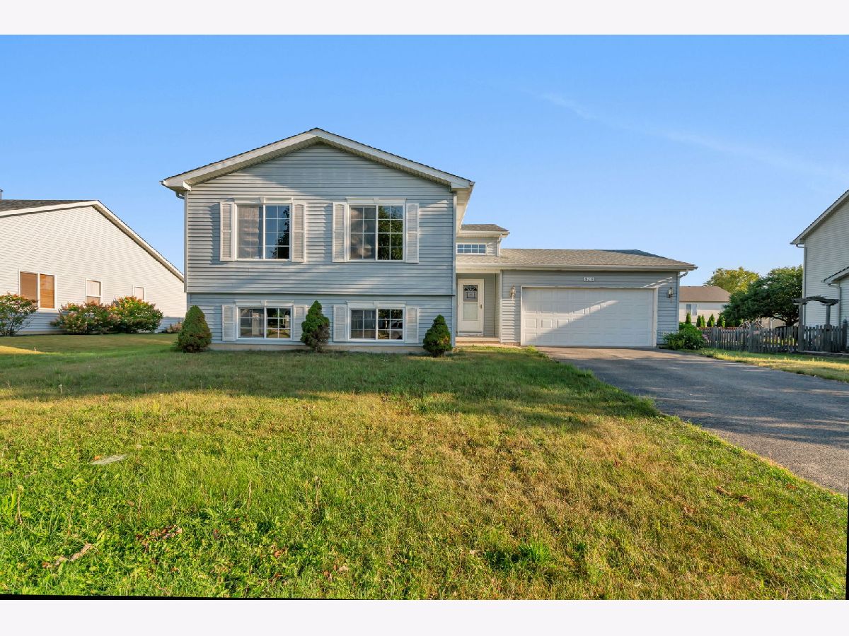 Homes Sold Churchill Farms Plano Illinois, 925 Churchill