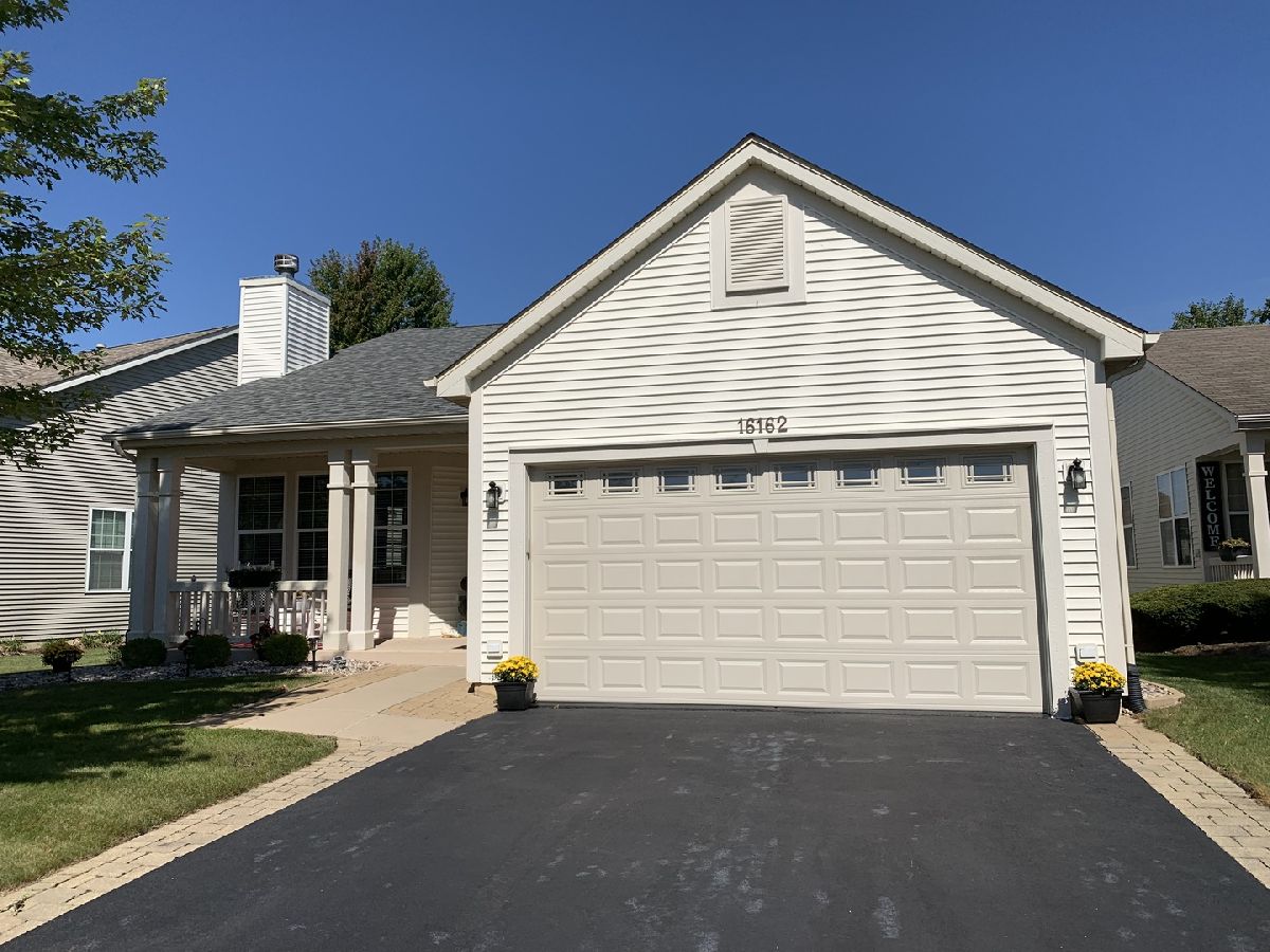 Carillon Lakes Crest Hill IL, Townhomes & Condos & Homes For Sale & For