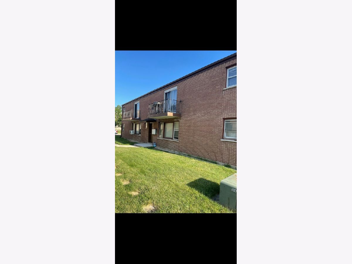  Rented Posen Illinois, 14521 Richmond