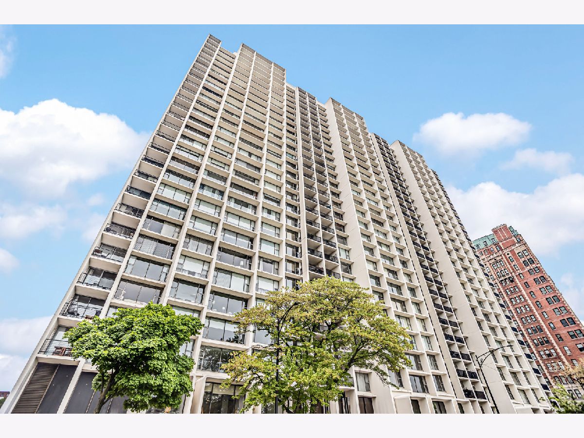 Condominiums Rented Harbor House Chicago Illinois, 3200 Lake Shore