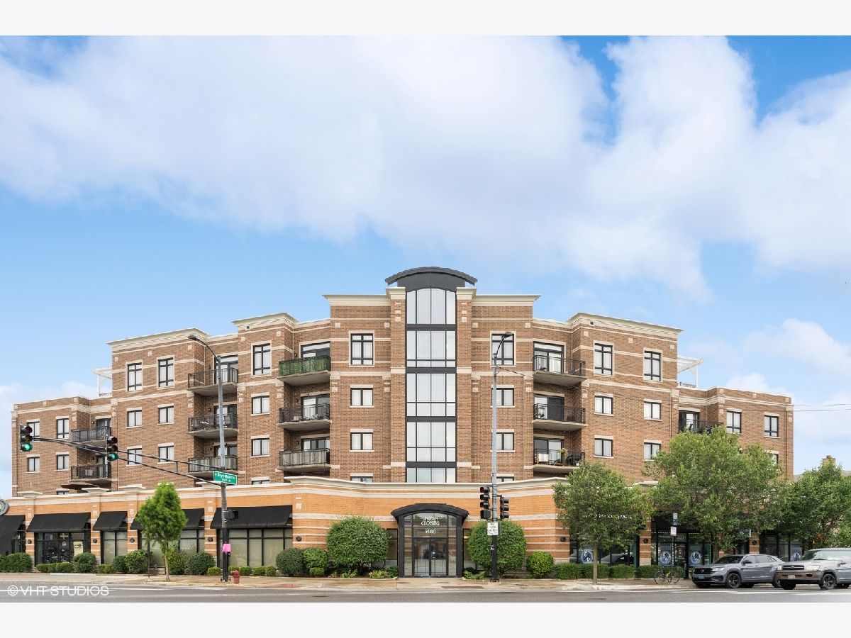 Condominiums Sold Lincoln Crossing Chicago Illinois, 5588 Lincoln