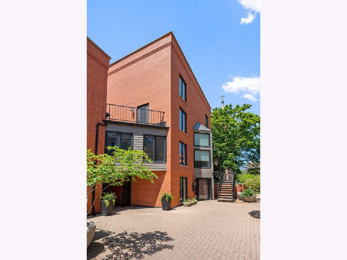 Townhomes & Condos Sold St. Michael's Square Chicago Illinois, 1626 St. Michaels