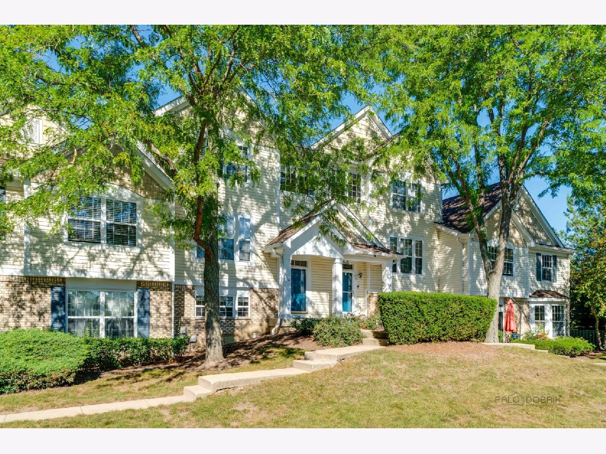 Townhomes Sold Georgetown Square Vernon Hills Illinois, 1110 Georgetown