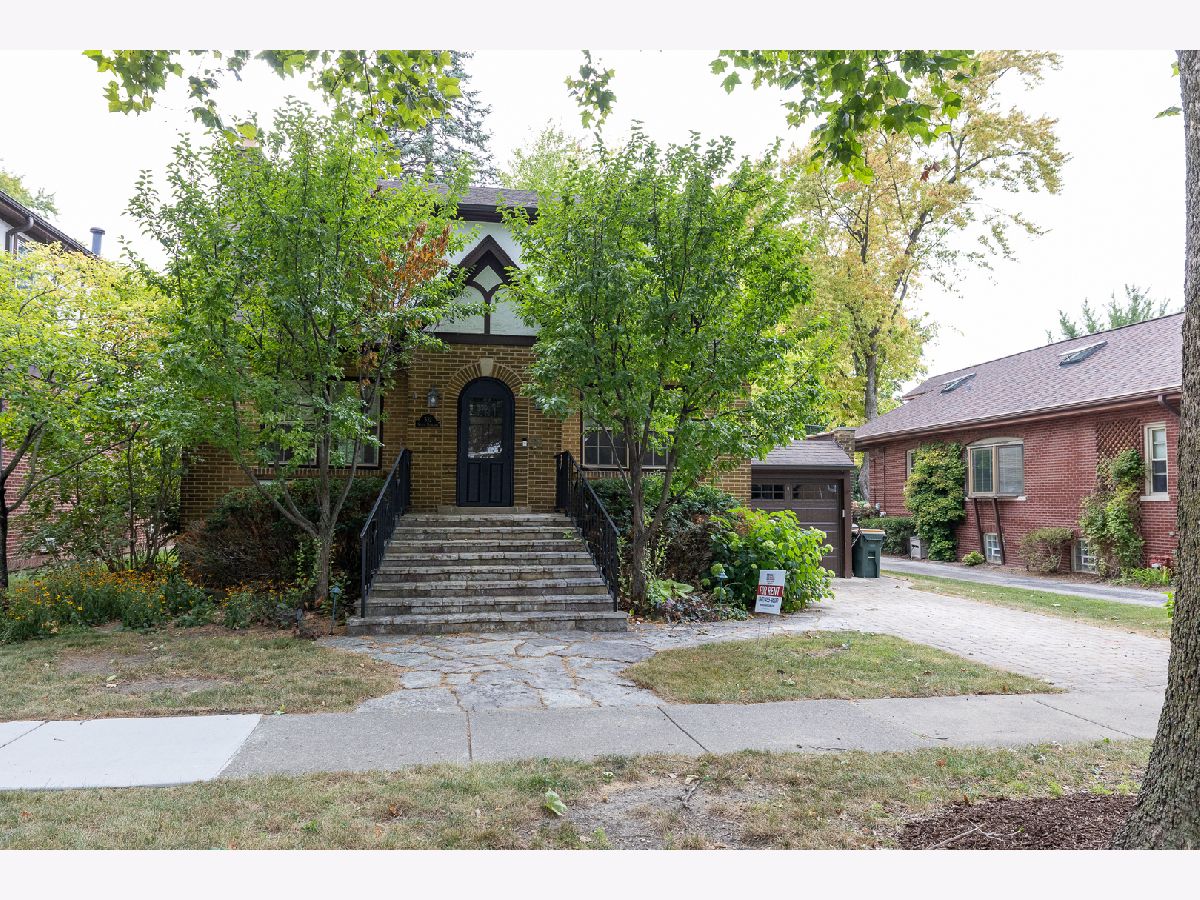 Homes & Condos & Townhomes Rented Pioneer Park Arlington Heights Illinois, 532 Highland