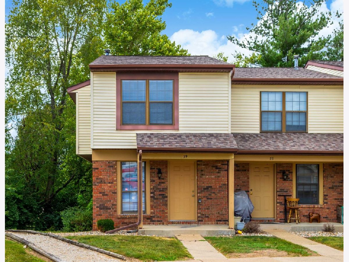 Condos & Townhomes Sold Woodridge Townhomes Normal Illinois, 700 Adelaide