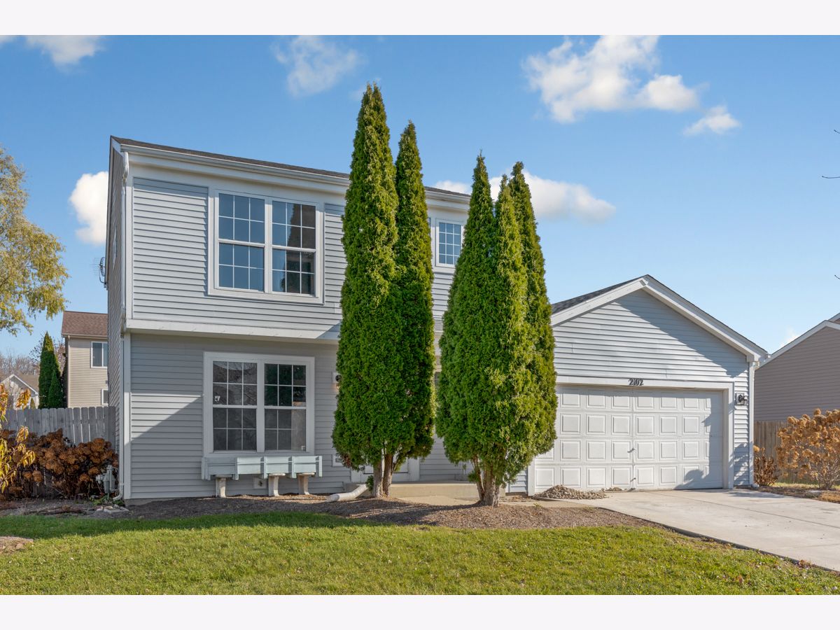 Homes Sold Keele Farms Carpentersville Illinois, 2102 Aberdeen