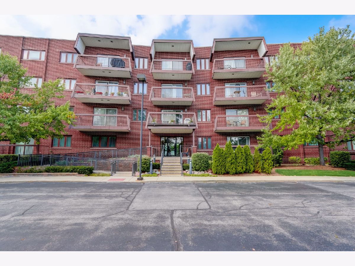 Condominiums Sold Grove Terrace Buffalo Grove Illinois, 350 Dundee