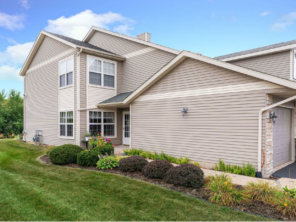 Condominiums Sold River Edge Sycamore Illinois, 114 Penny