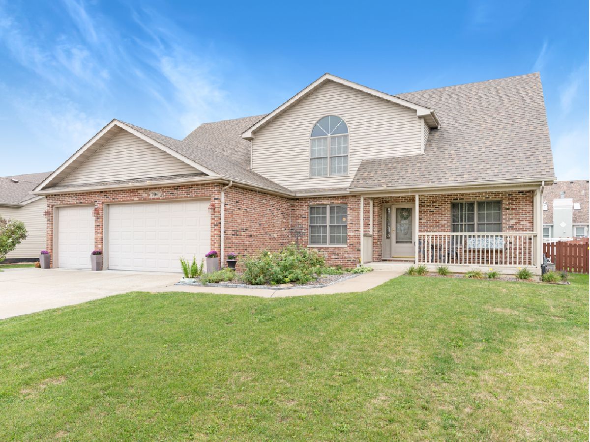 Homes & Condos & Townhomes Sold Grand Ridge Minooka Illinois, 704 Clifford