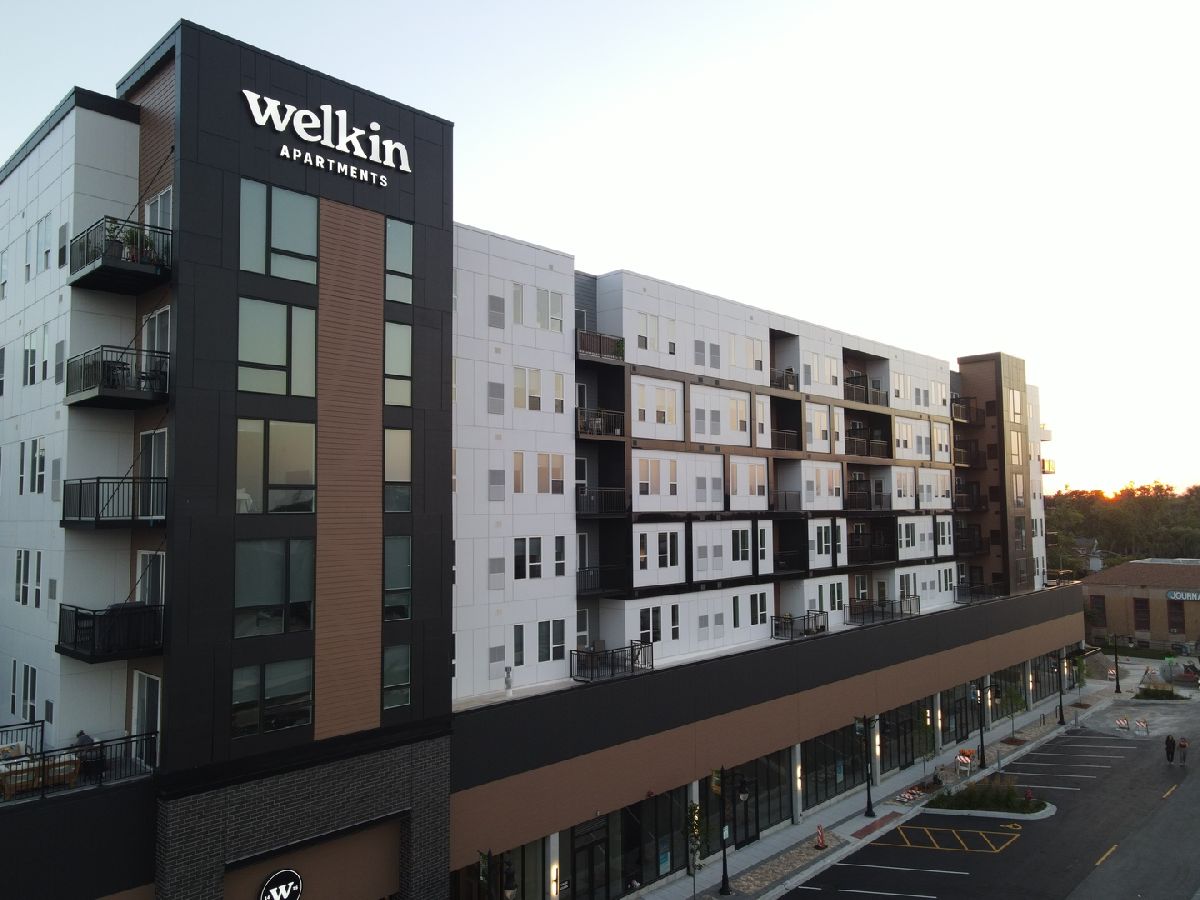  Rented Des Plaines Illinois, 1425 Ellinwood