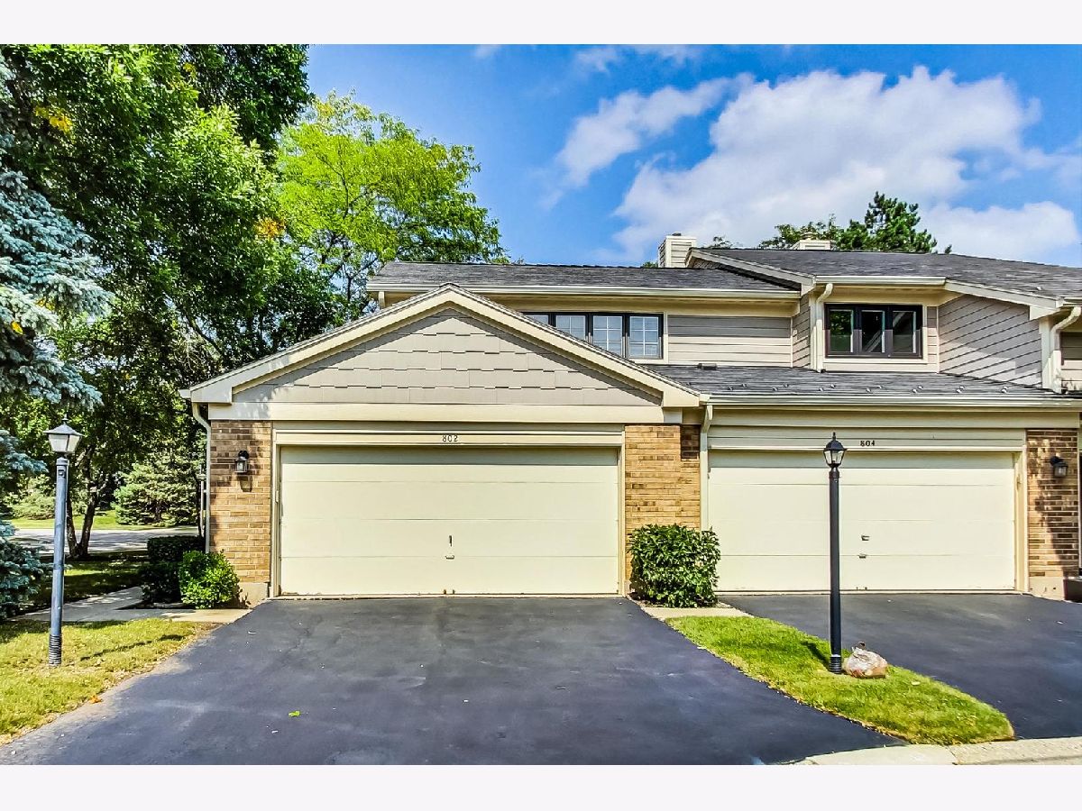 Townhomes Sold Riva Ridge I Libertyville Illinois, 802 Maywood
