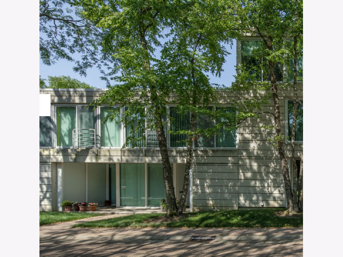 Townhomes & Condos Rented North Pointe Evanston Illinois, 2555 Gross Point