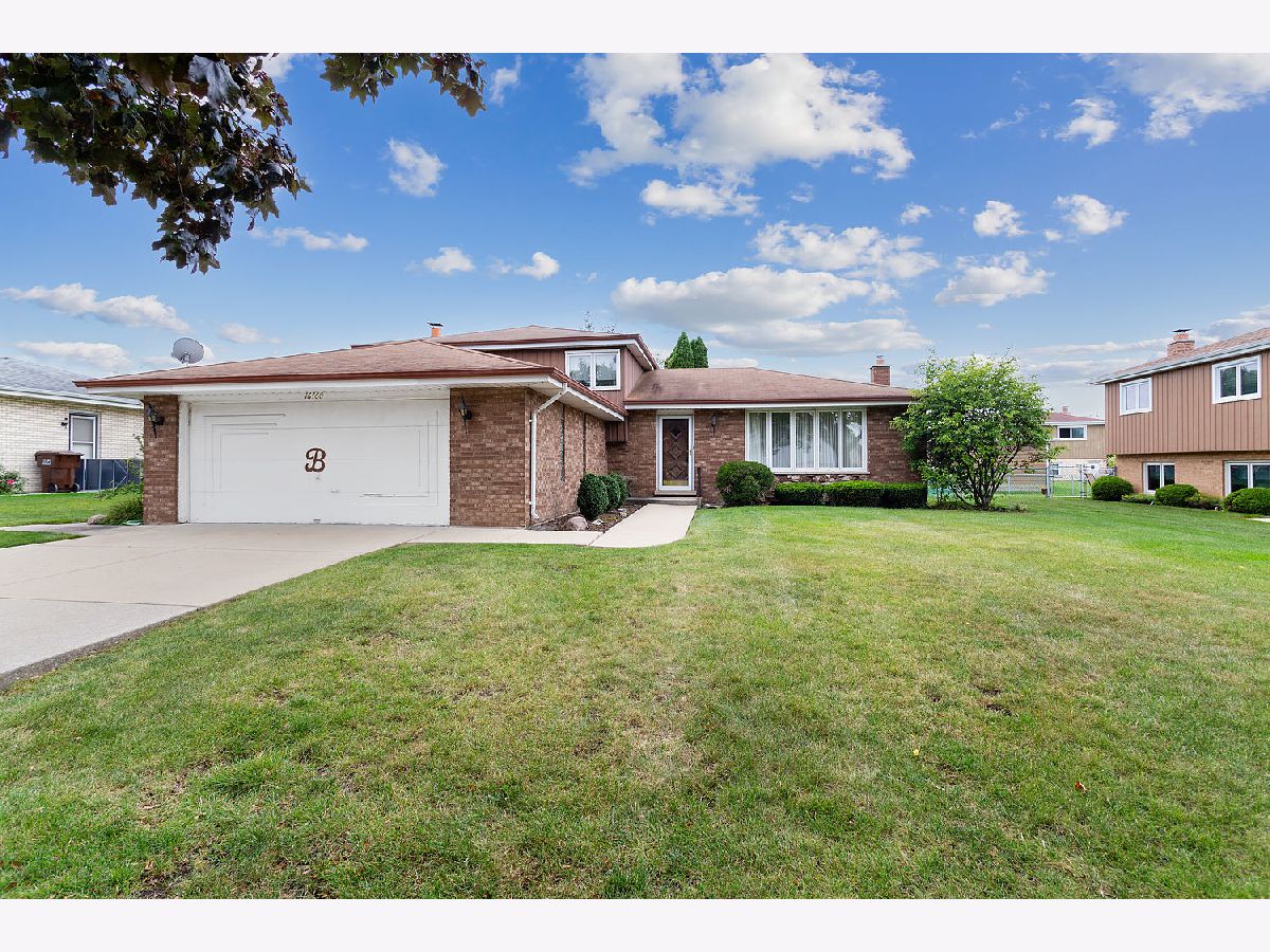 Homes & Townhomes & Condos Sold Cherry Hill Farms Tinley Park Illinois, 16460 Blossom