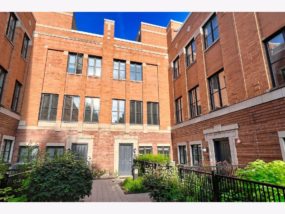 Townhomes Sold Chelsea Townhomes Chicago Illinois, 1137 Monroe