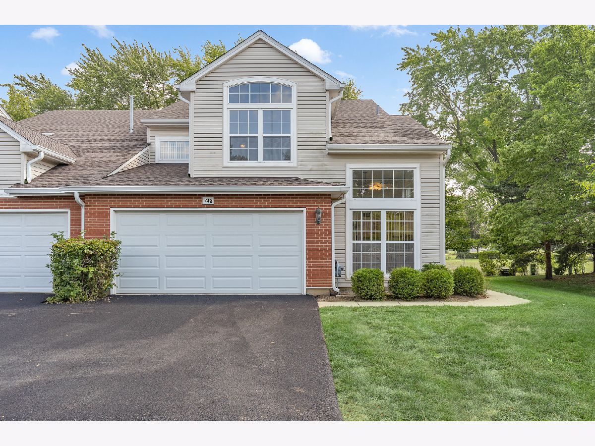 Townhomes & Homes Sold Roseglen Buffalo Grove Illinois, 748 Old Checker