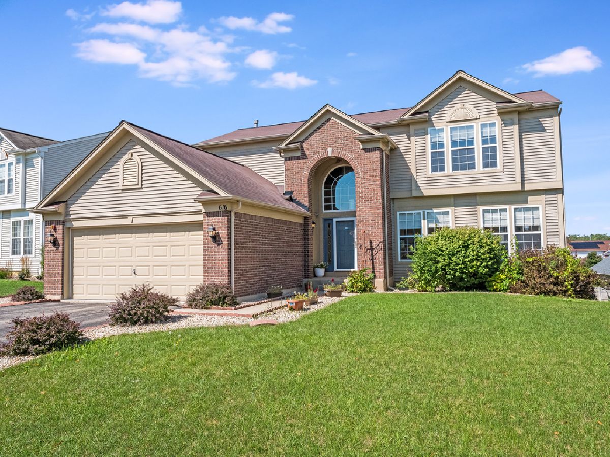 Homes Rented Carrington Reserve West Dundee Illinois, 616 Bradford