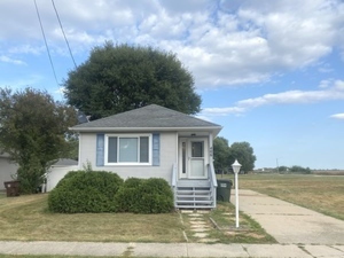  Rented Gardner Illinois, 406 Jackson