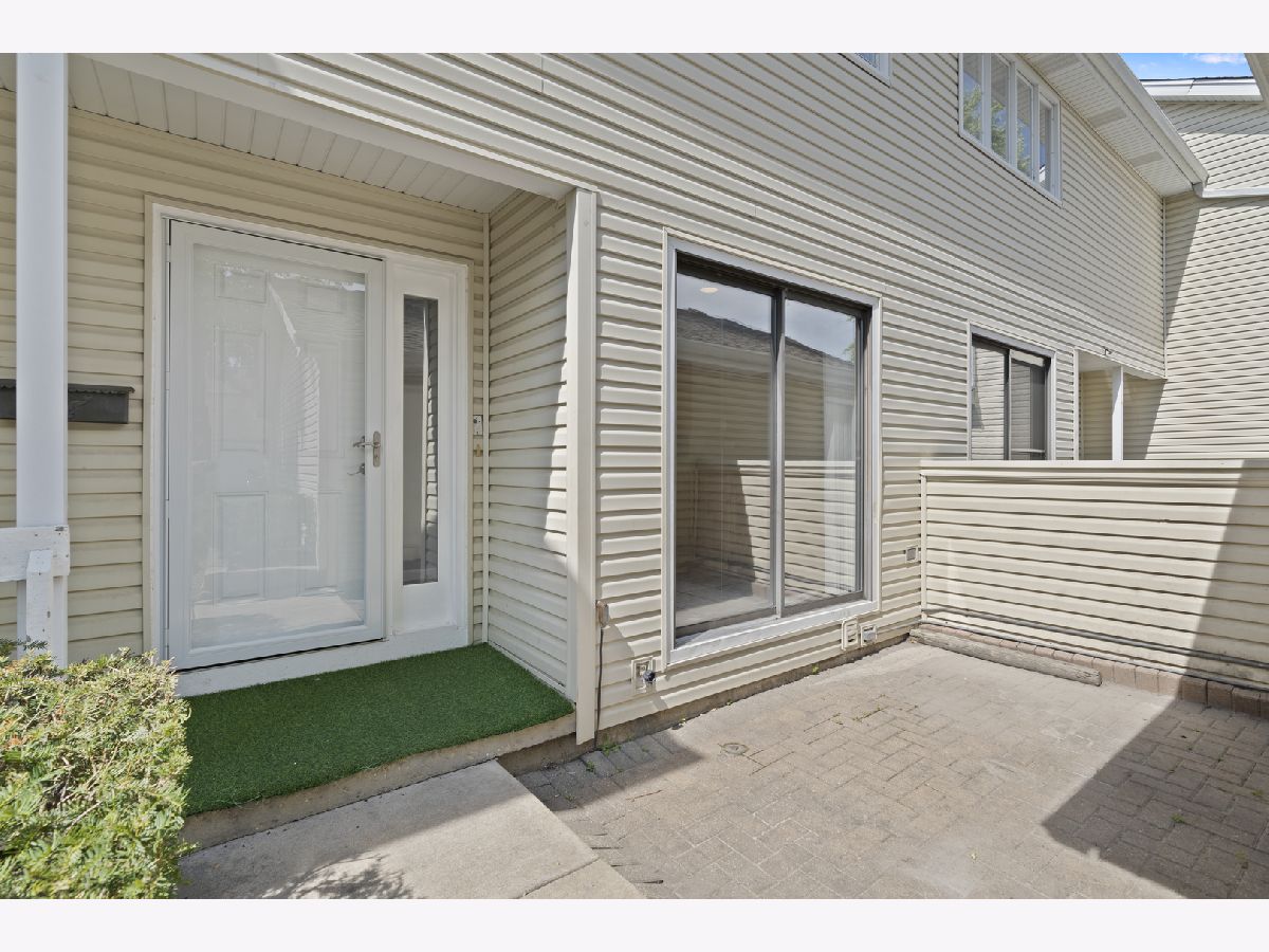 Townhomes & Homes Rented Country Lakes Naperville Illinois, 1621 Augusta