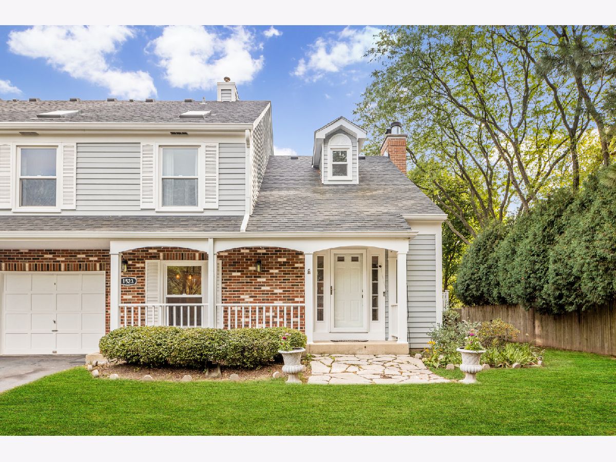 Townhomes & Condos Sold Terraces Of Brookdale Naperville Illinois, 1523 Queensgreen