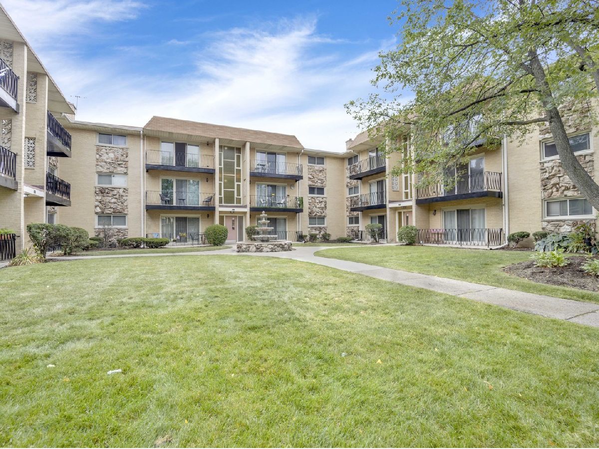 Condominiums Sold Friendly Village Chicago Illinois, 6869 Northwest