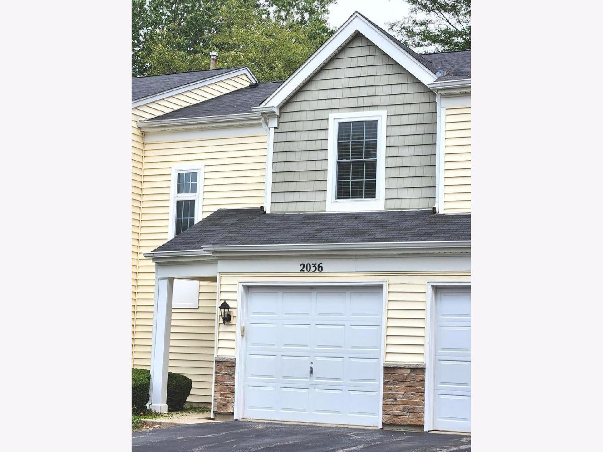 Townhomes & Homes Rented College Green Elgin Illinois, 2036 Muirfield