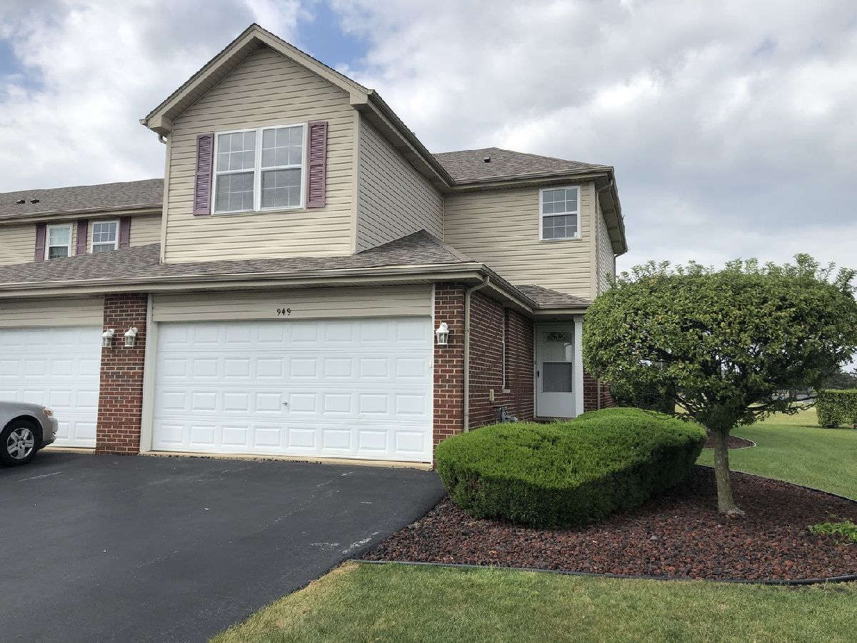 Townhomes & Condos & Homes Sold Nantucket Lakes New Lenox Illinois, 949 Foxwood
