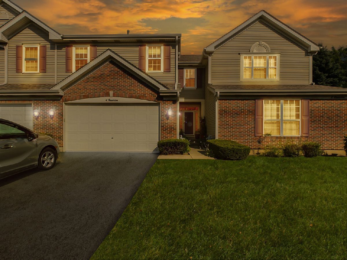 Townhomes & Homes Sold The Highlands Streamwood Illinois, 4 Haverton