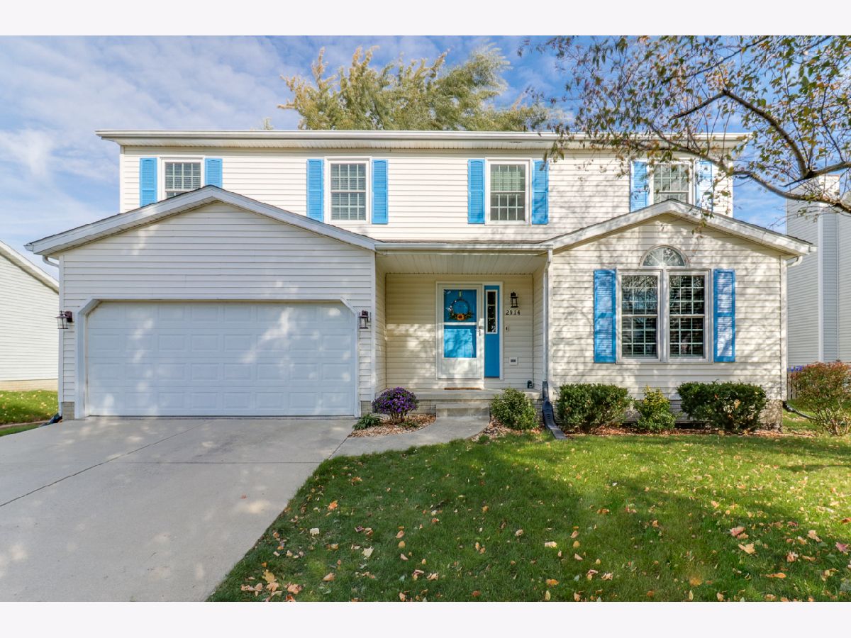 Condos & Townhomes & Homes Sold Midlands Bloomington Illinois, 2914 Clearwater