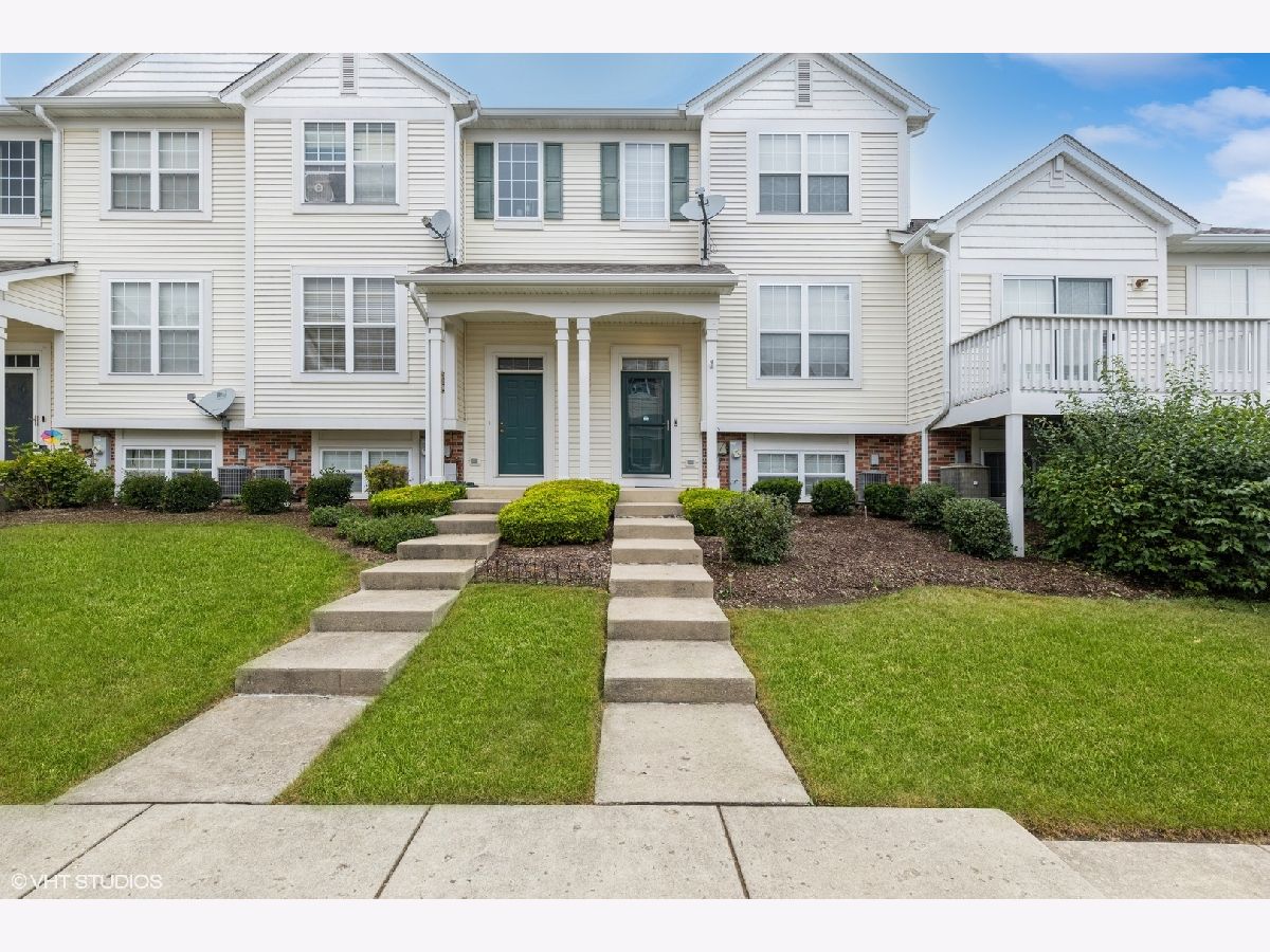 Townhomes Sold Terra Springs Volo Illinois, 316 Terra Springs
