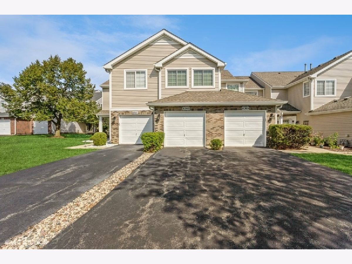 Townhomes & Condos Rented Reflections Darien Illinois, 8305 Sweetwater