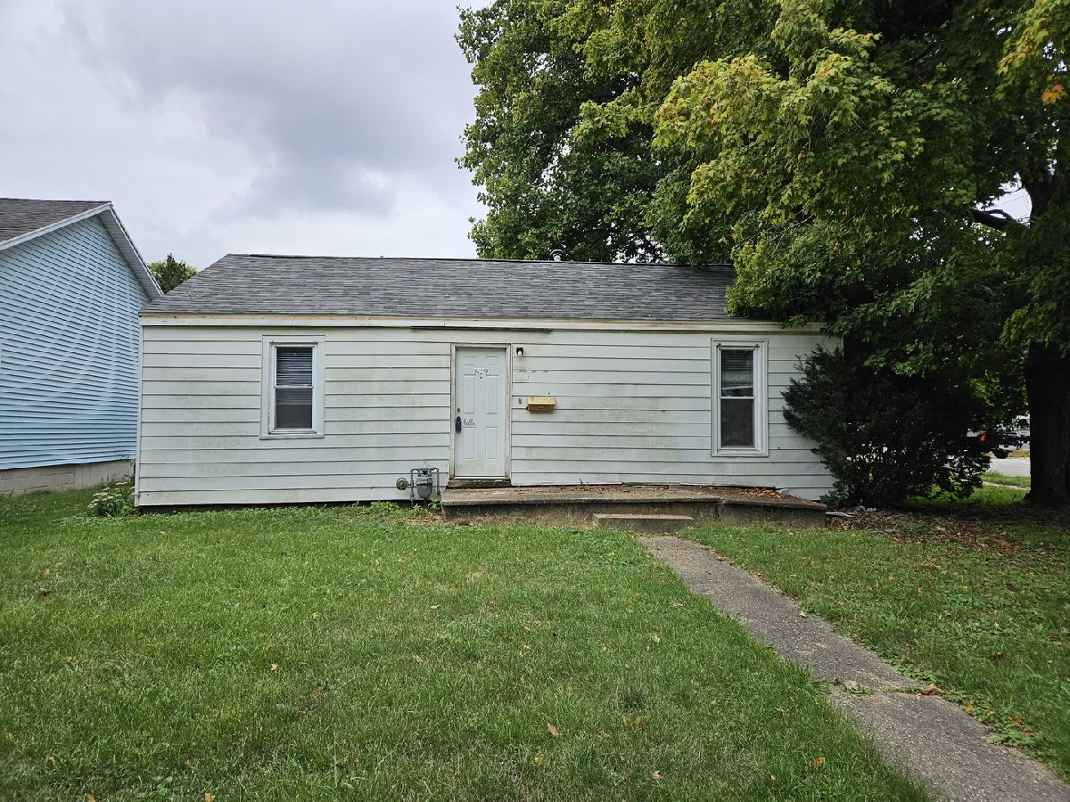 Homes Sold Maple Street Terrace Champaign Illinois, 829 Maple